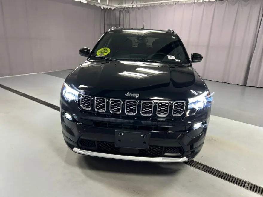 2024 Jeep Compass Limited photo 1