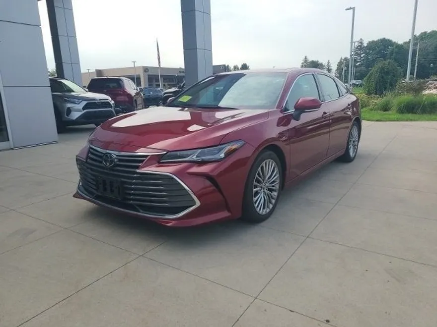 2022 Toyota Avalon Limited photo 2