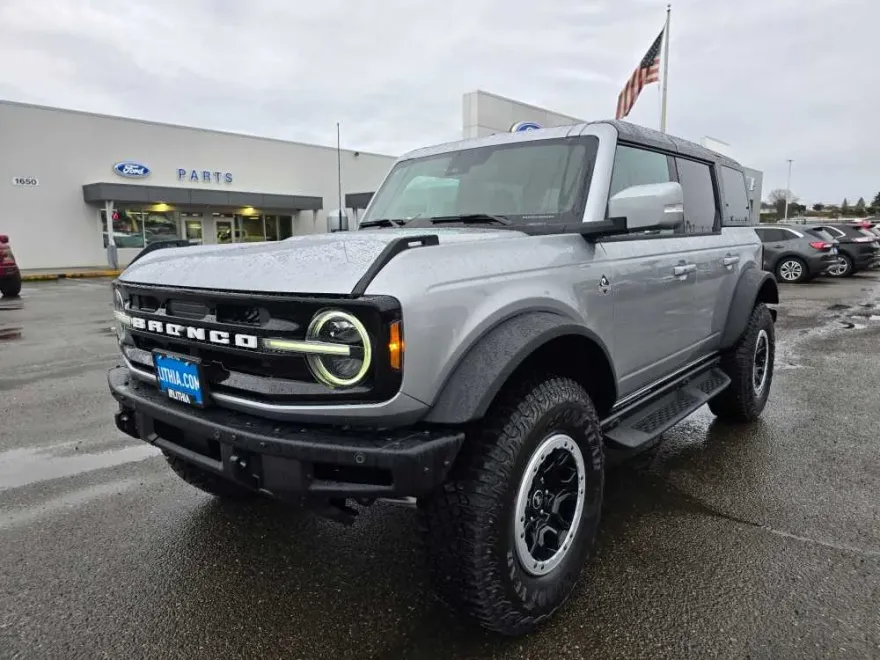 2024 Ford Bronco Outer Banks photo 1
