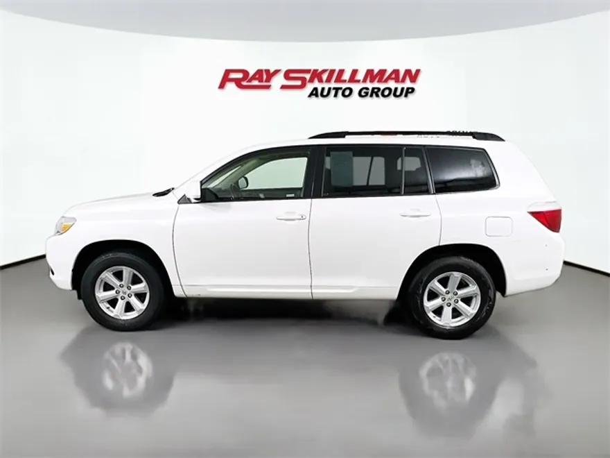 2009 Toyota Highlander Base photo 1