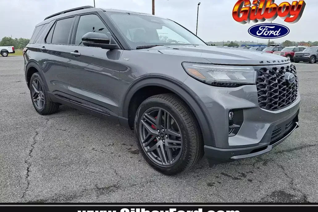2025 Ford Explorer ST-Line photo 1