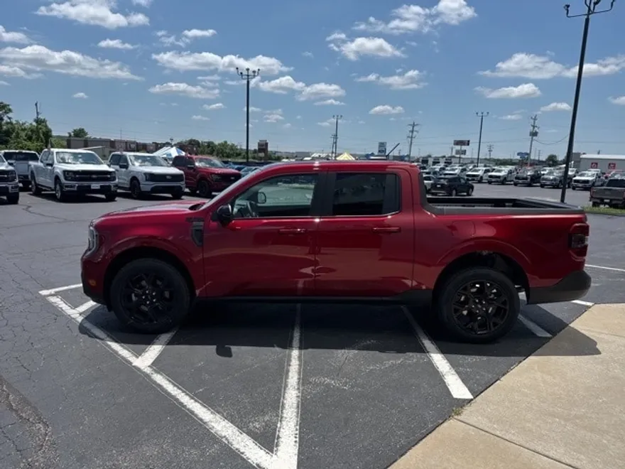 2025 Ford Maverick Lariat photo 1