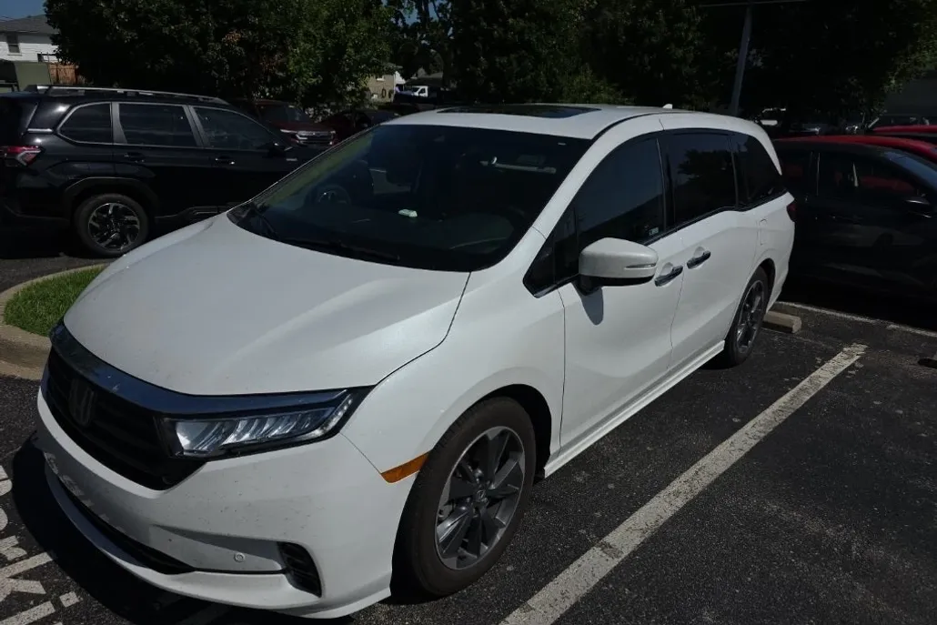 2023 Honda Odyssey Elite photo 1
