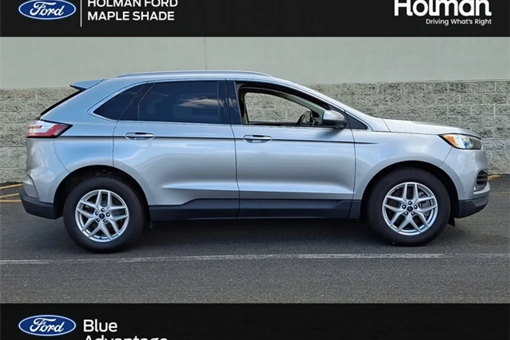 2022 Ford Edge SEL photo 1
