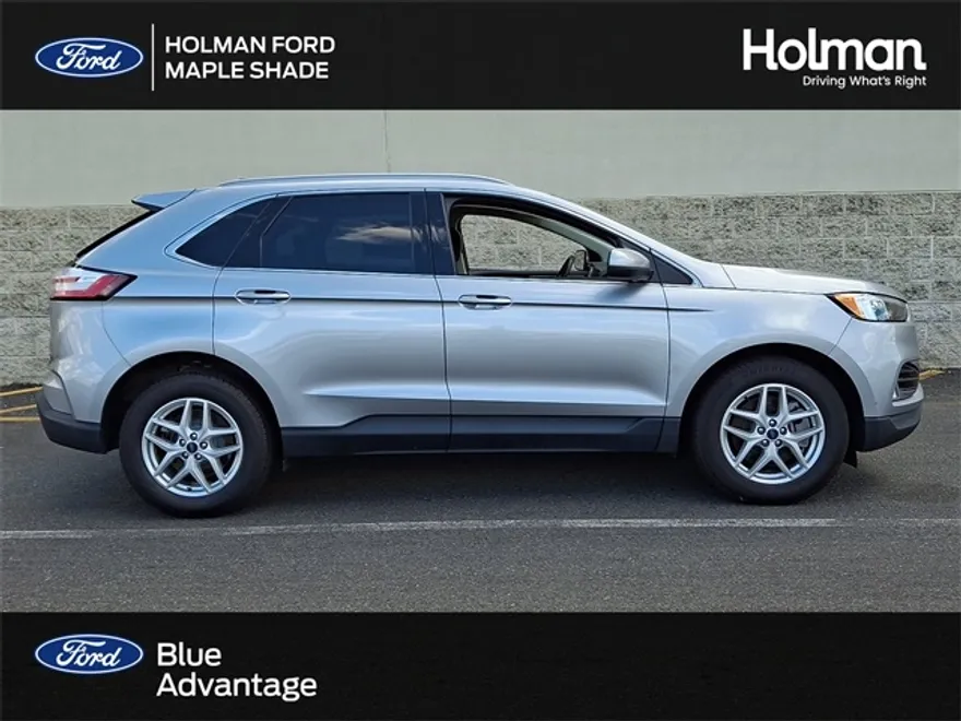2022 Ford Edge SEL photo 1