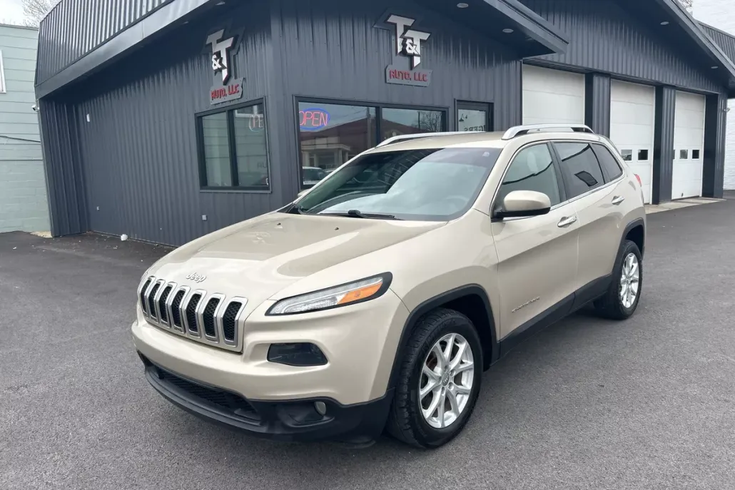 2015 Jeep Cherokee Latitude photo 1