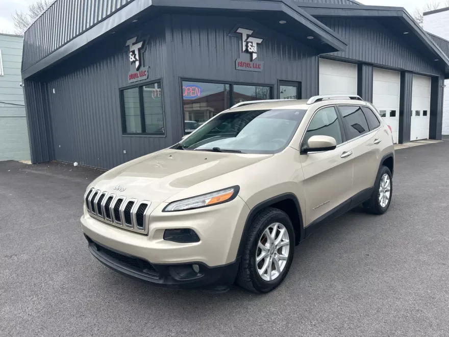 2015 Jeep Cherokee Latitude photo 1