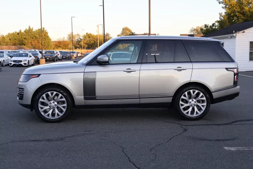 2019 Land Rover Range Rover HSE photo 1