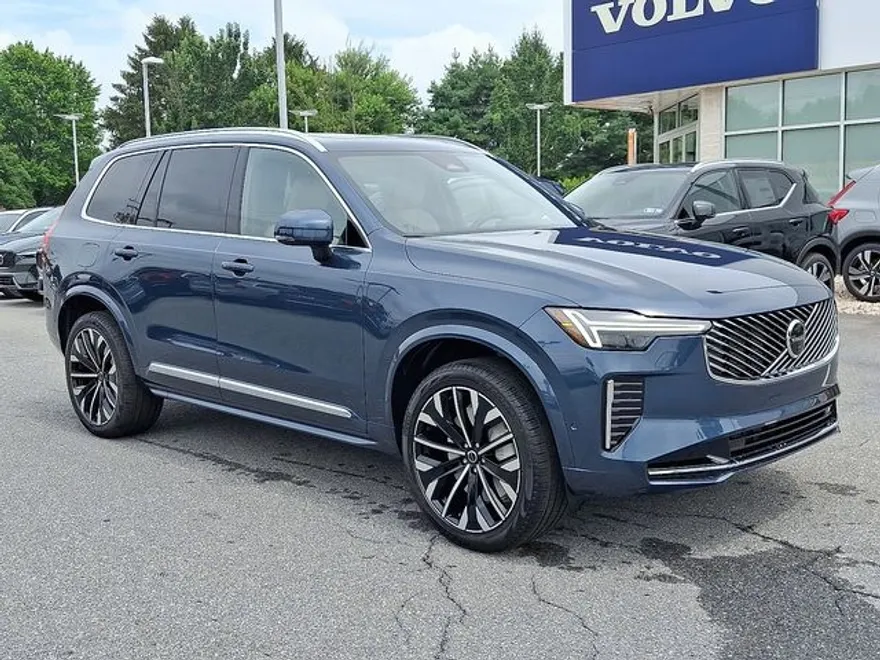 2026 Volvo XC90 Plus Black Edition photo 1