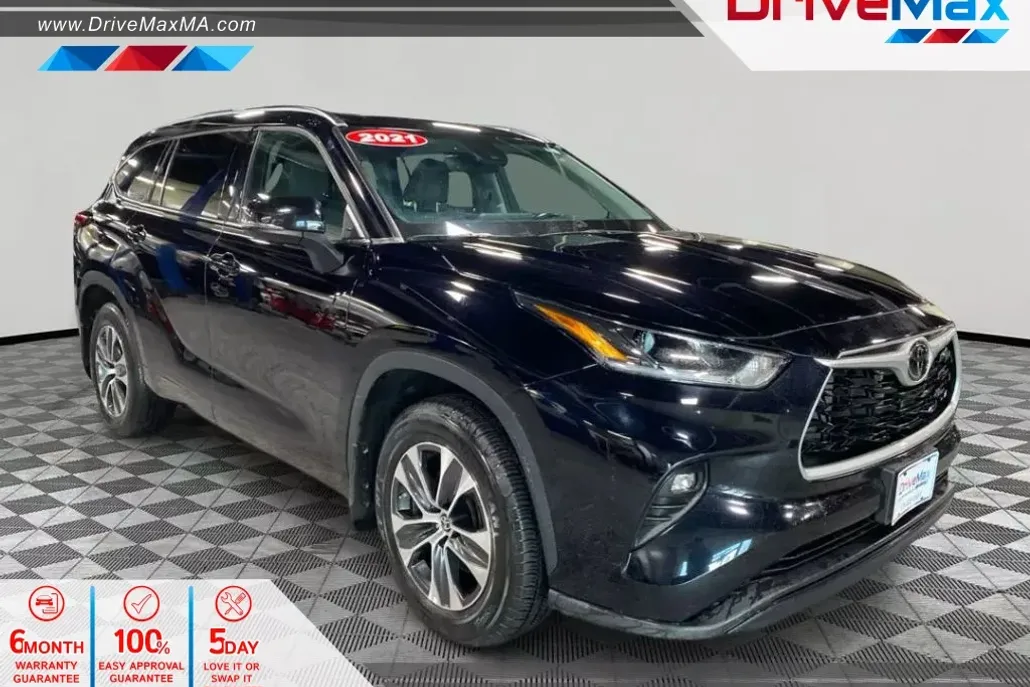 2021 Toyota Highlander XLE Sport photo 1