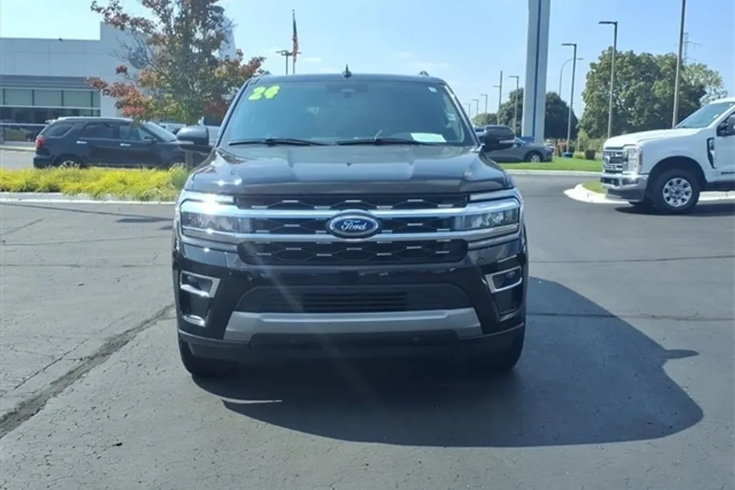 2024 Ford Expedition Limited photo 1
