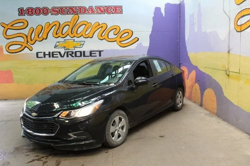 2016 Chevrolet Cruze LS photo 1