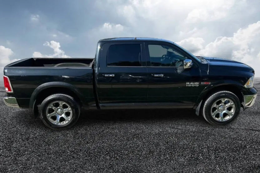 2016 Ram 1500 Laramie photo 1