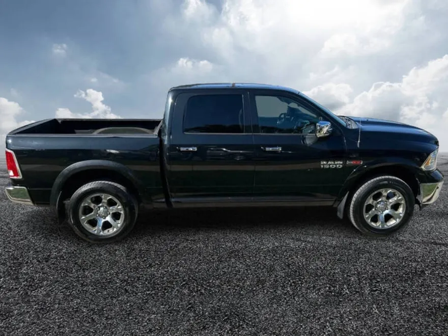 2016 Ram 1500 Laramie photo 1