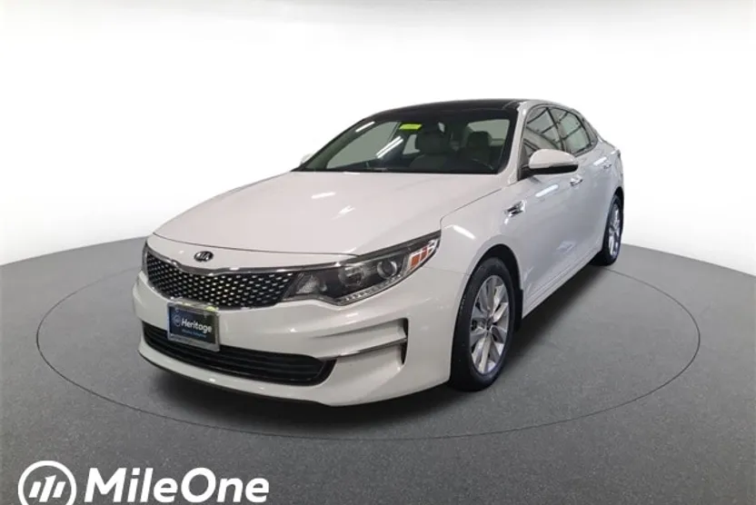 2018 Kia Optima EX photo 1