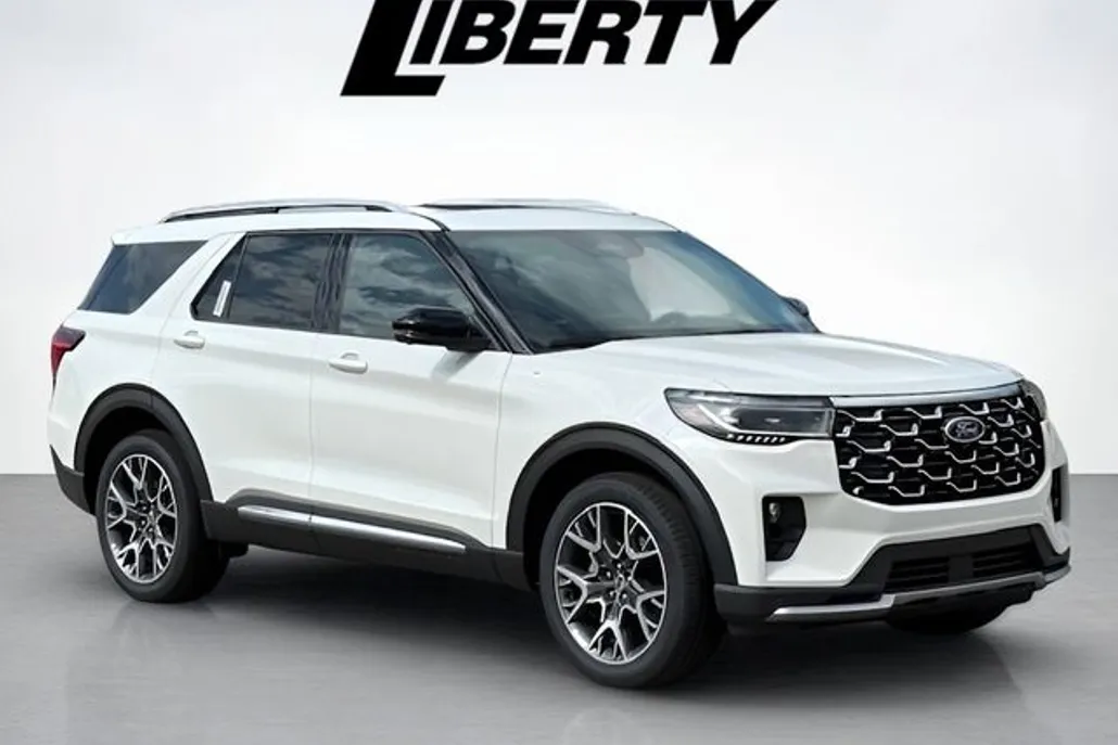 2025 Ford Explorer Platinum photo 1