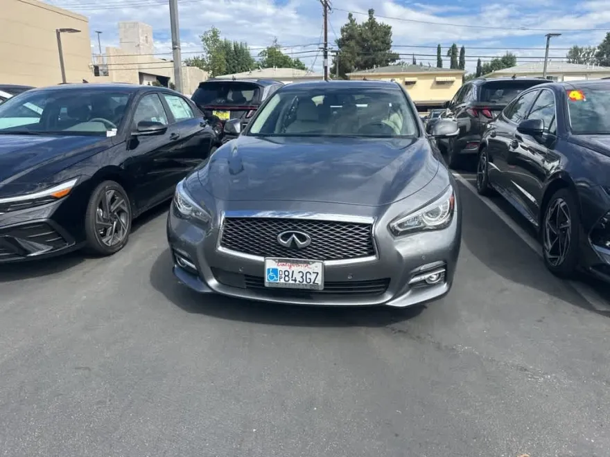 2017 Infiniti Q50 3.0t Premium photo 1