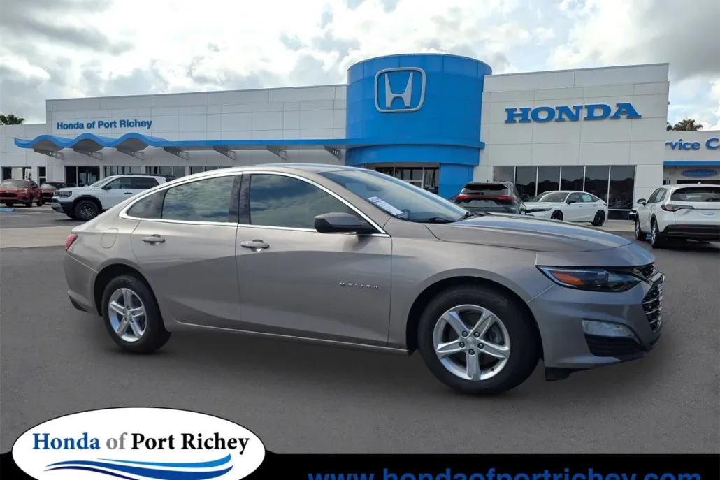 2023 Chevrolet Malibu 1LT photo 1