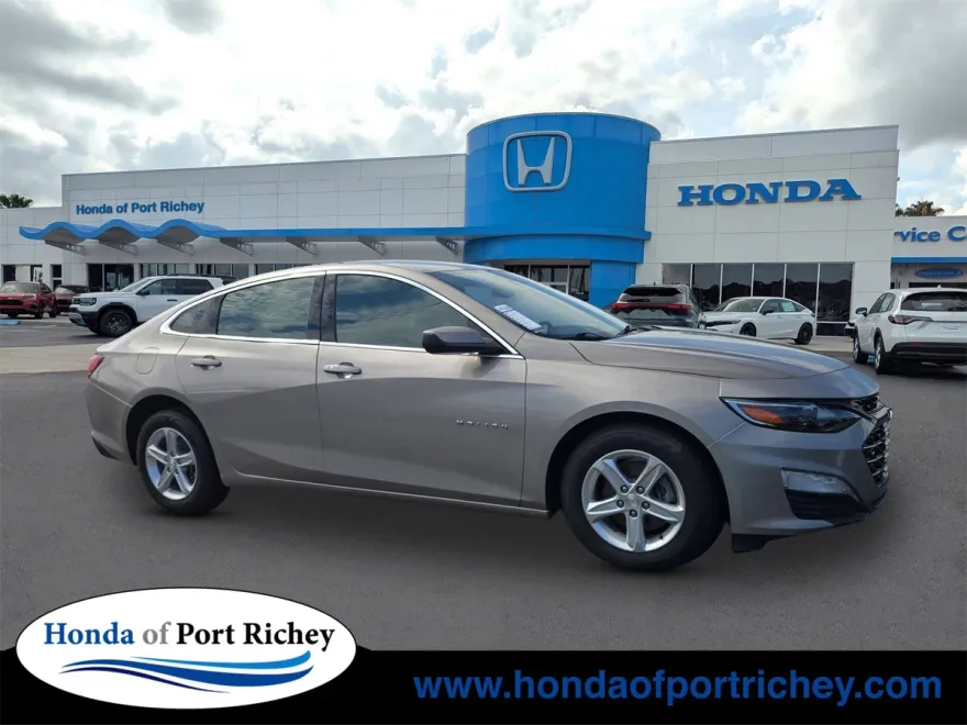 2023 Chevrolet Malibu 1LT photo 1