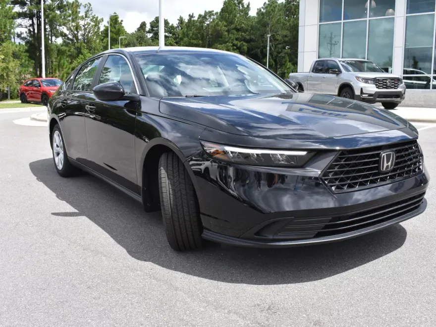 2025 Honda Accord LX photo 1