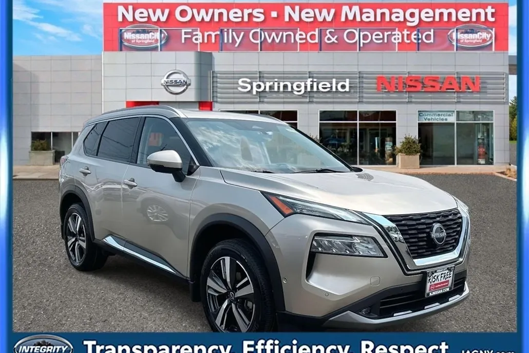 2022 Nissan Rogue SL photo 1