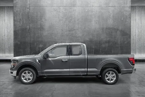 2025 Ford F-150 XLT photo 2