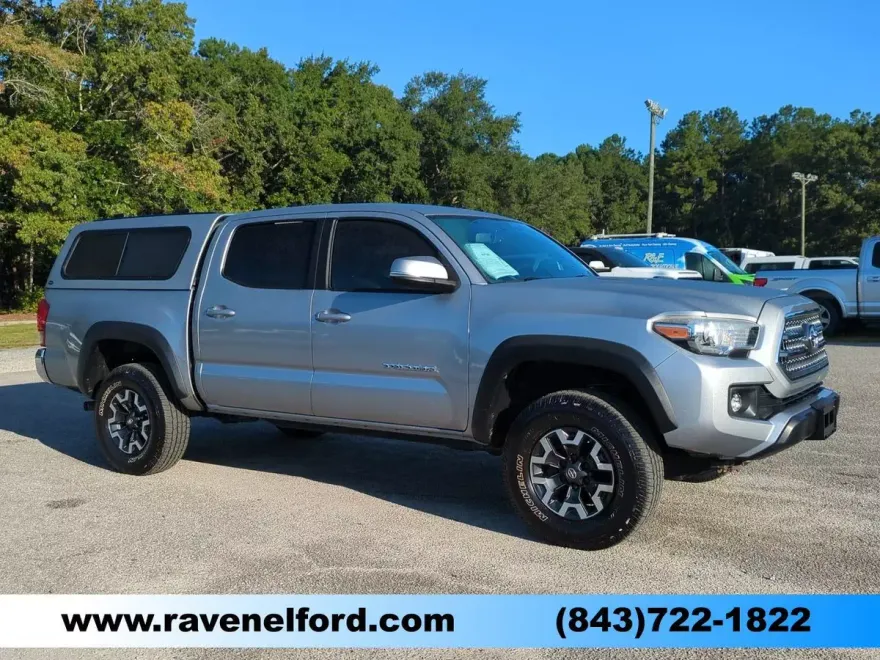 2016 Toyota Tacoma TRD photo 1