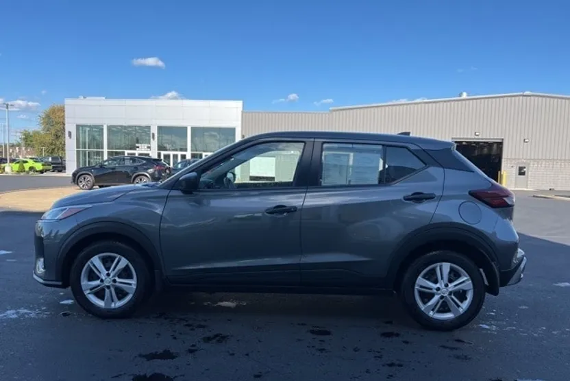 2024 Nissan Kicks S photo 1