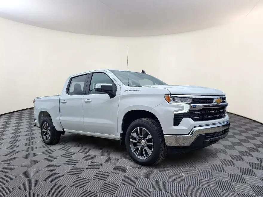 2025 Chevrolet Silverado 1500 LT photo 1