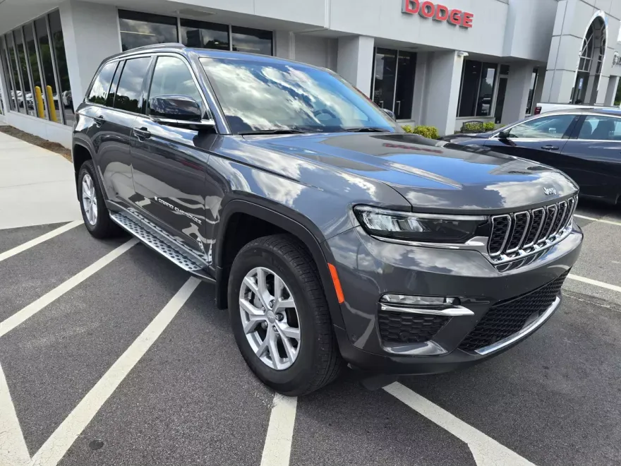 2022 Jeep Grand Cherokee Limited Sport photo 1