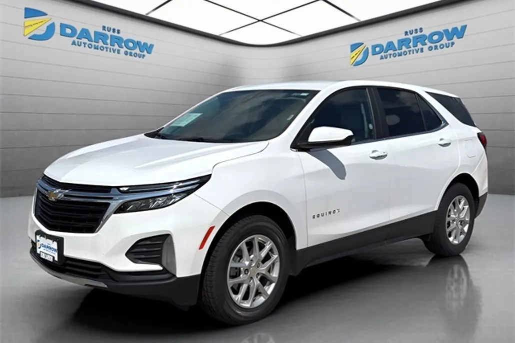 2023 Chevrolet Equinox LT photo 1