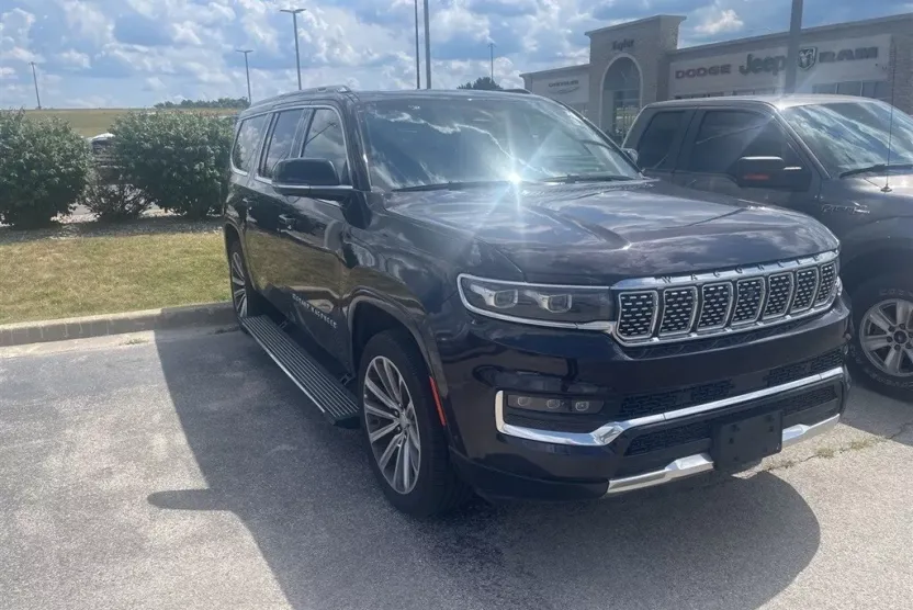 2023 Jeep Grand Wagoneer L II photo 1
