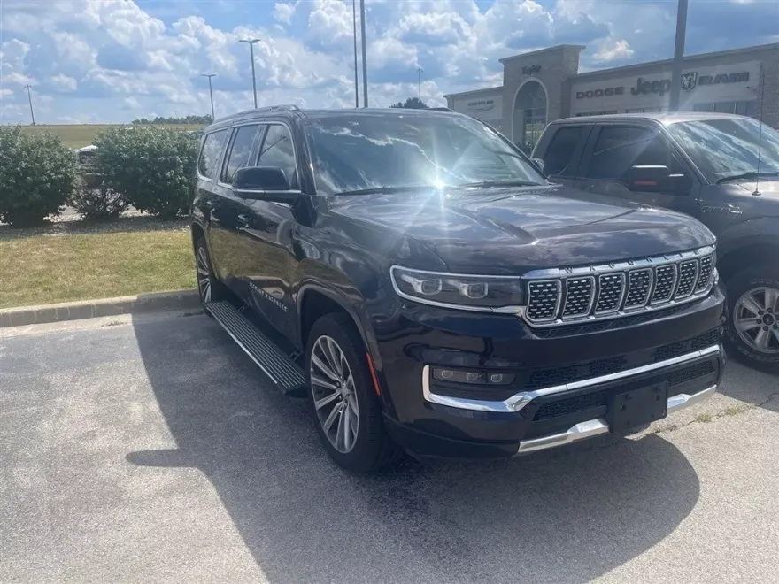 2023 Jeep Grand Wagoneer L II photo 1