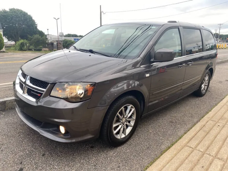2014 Dodge Grand Caravan SXT photo 1