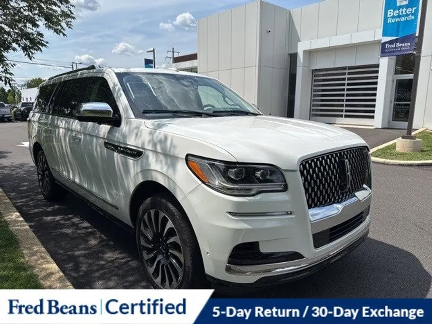2022 Lincoln Navigator Black Label photo 1