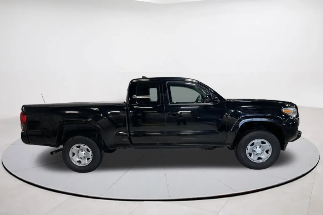 2018 Toyota Tacoma SR5 photo 1