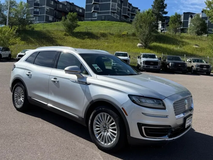 2019 Lincoln Nautilus Standard photo 1