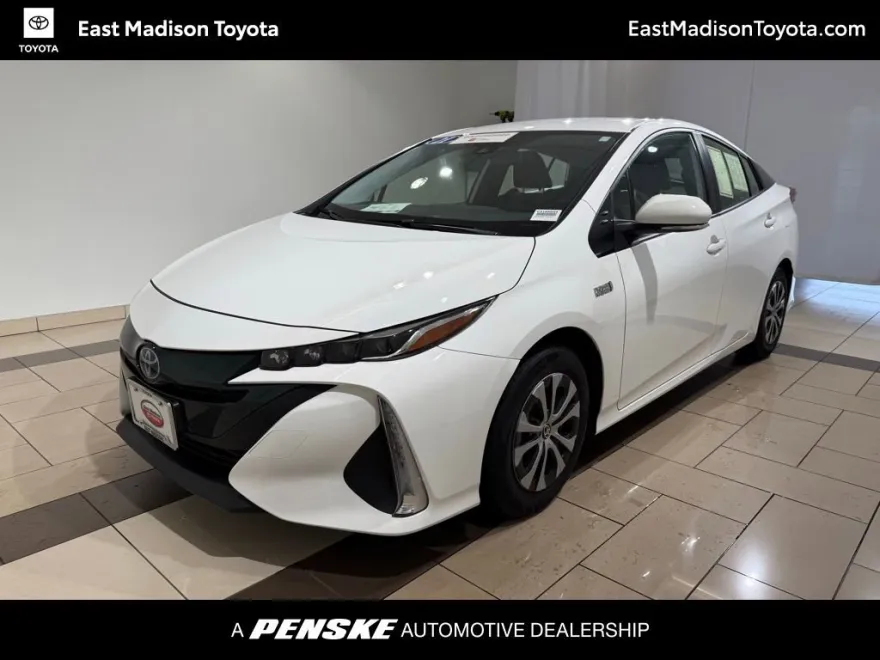 2021 Toyota Prius Prime LE photo 1