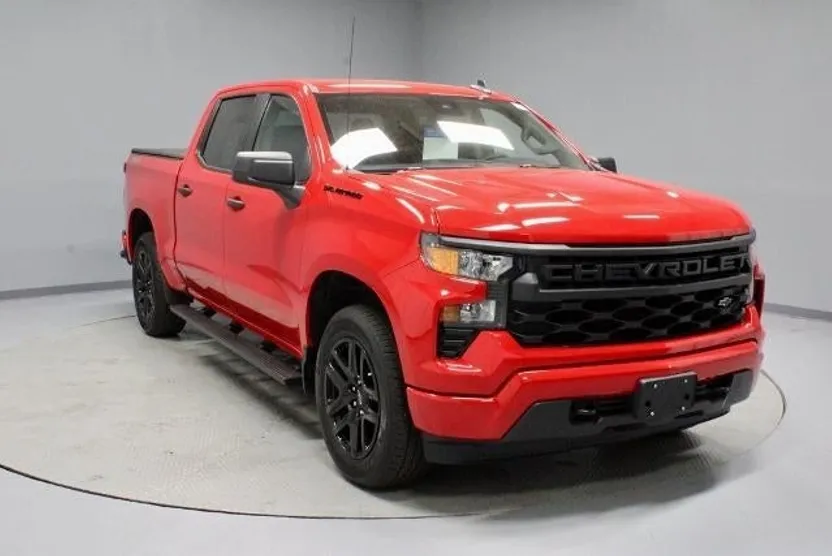 2023 Chevrolet Silverado 1500 Custom photo 1