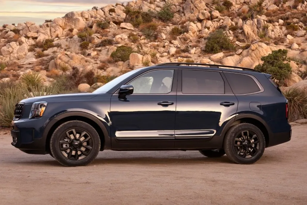 2025 Kia Telluride S photo 1