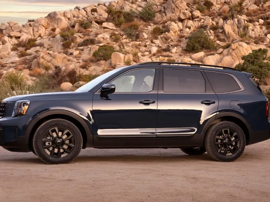 2025 Kia Telluride S photo 1