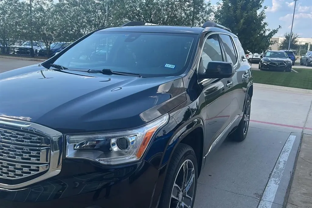 2019 Gmc Acadia Denali photo 1