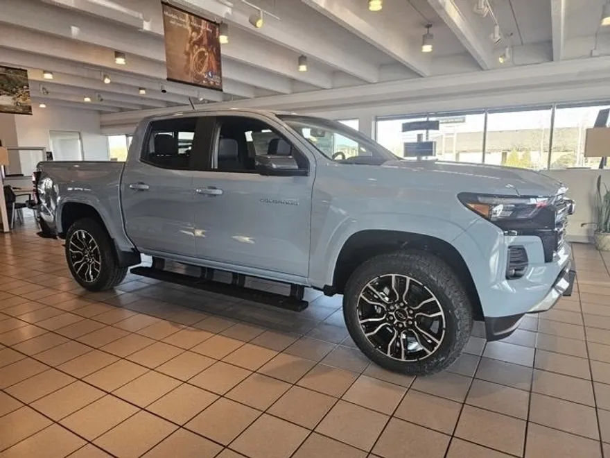 2025 Chevrolet Colorado Z71 photo 1