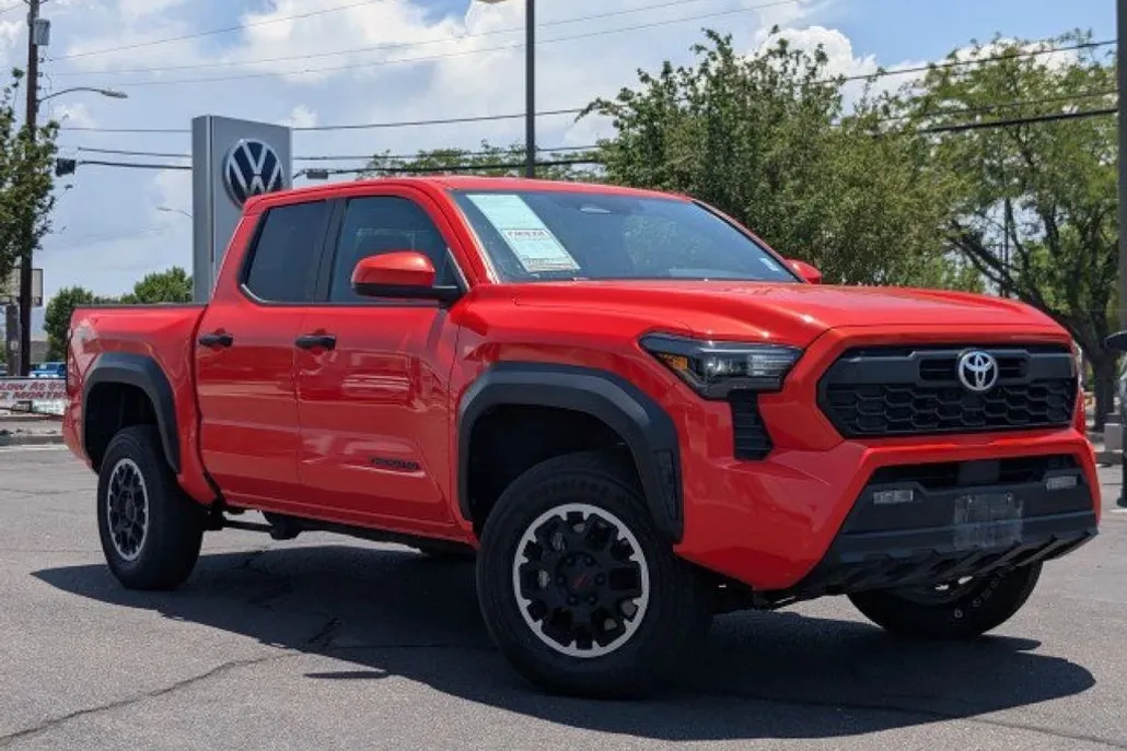 2024 Toyota Tacoma TRD Off-Road photo 1