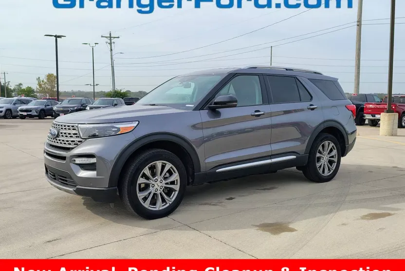2022 Ford Explorer Limited photo 1
