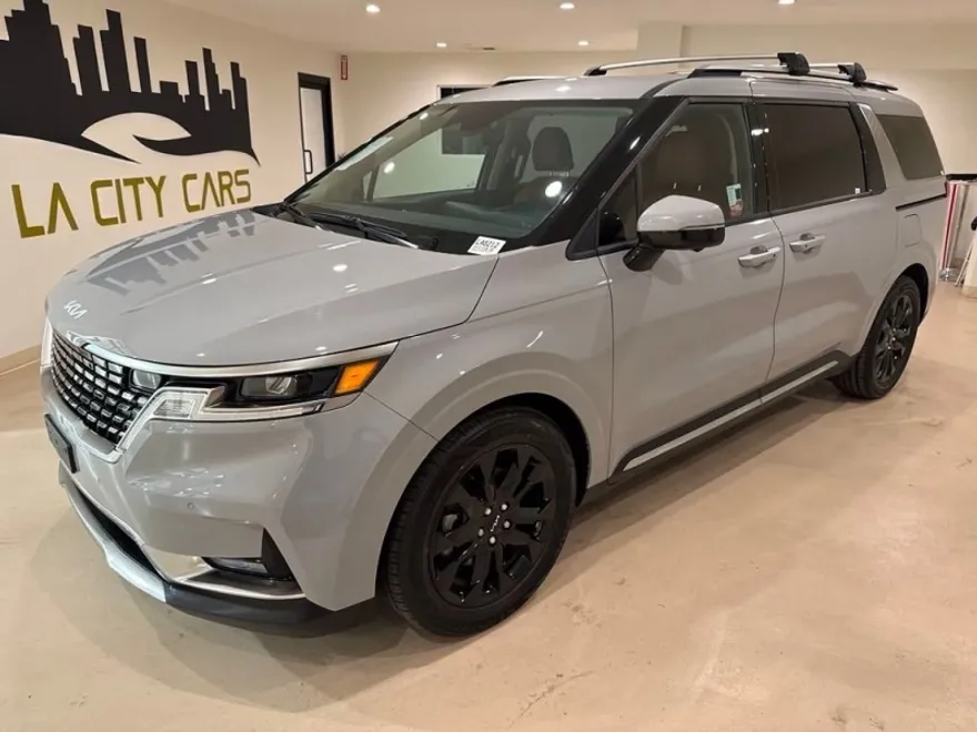 2024 Kia Carnival SX photo 1