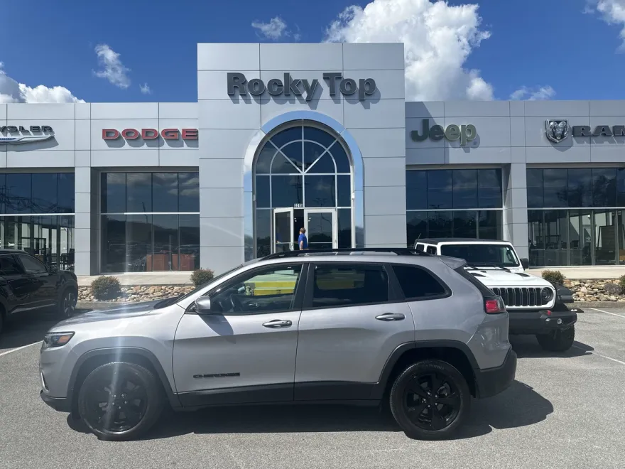 2019 Jeep Cherokee Altitude photo 1