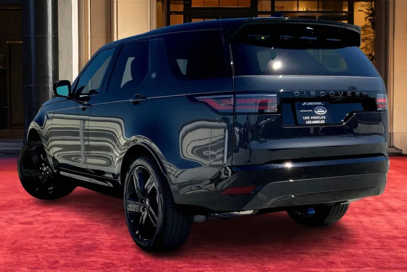 2025 Land Rover Discovery SE photo 1