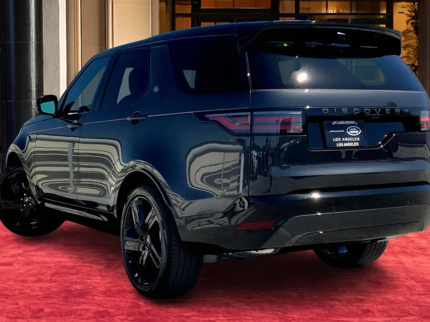 2025 Land Rover Discovery SE photo 1