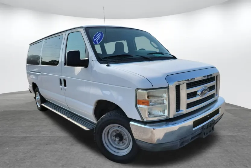 2011 Ford E-150 photo 1